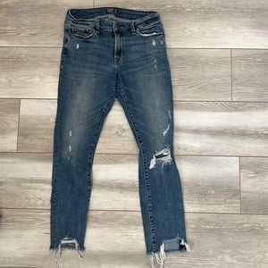 Size 4 Harper low rise ankle by Abercrombie and Fitch.